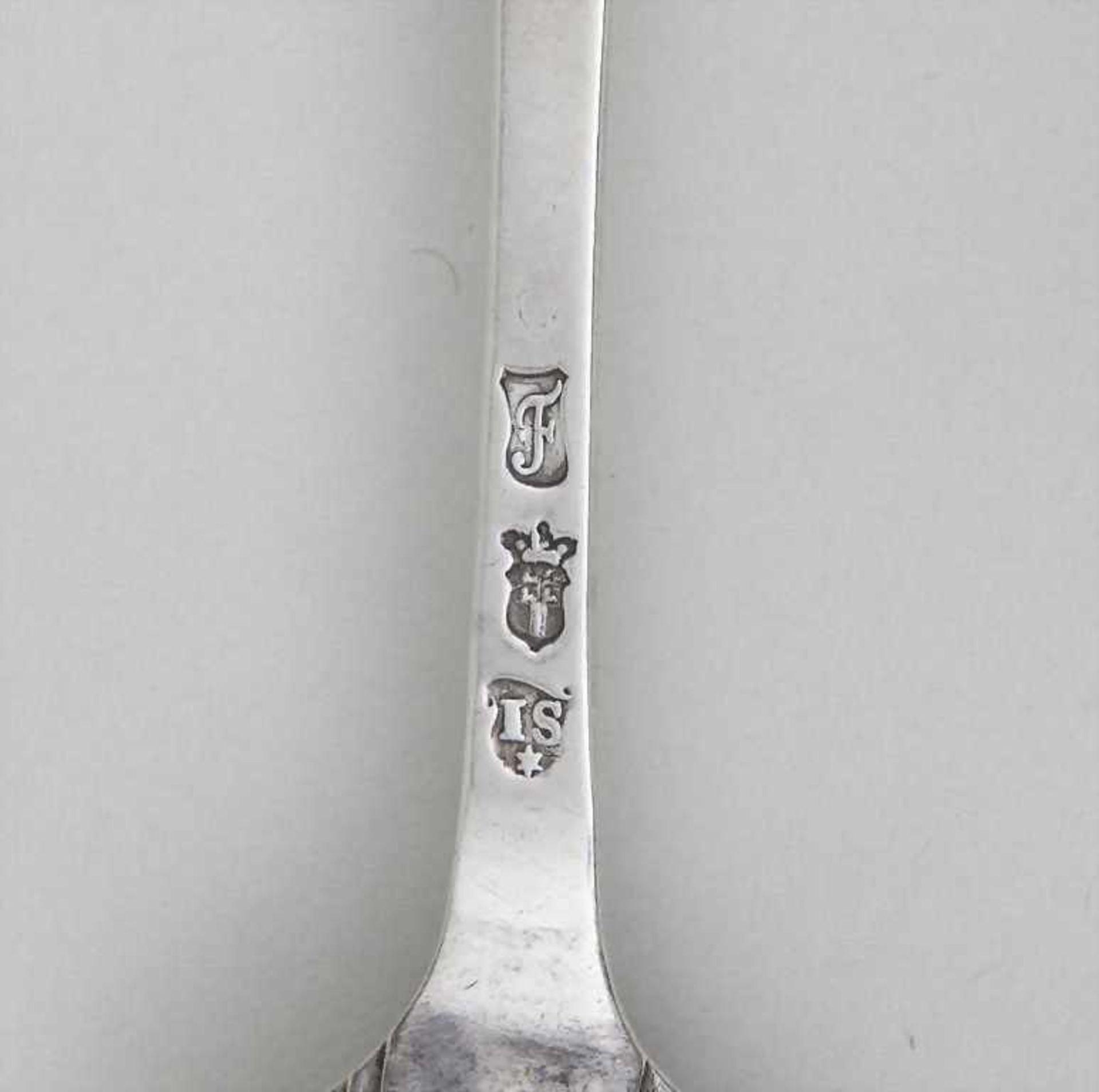 Silberlöffel/Silver Spoon, Johannes Jansen, Rotterdam, 1788 Löffel mit länglicher Laffe u. konischem - Bild 3 aus 3