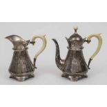 Teeset / Tea Set, Meyers & Söhne, Wien/Vienna, um 1880 Material: Silber 800, Elfenbein-Griffe,