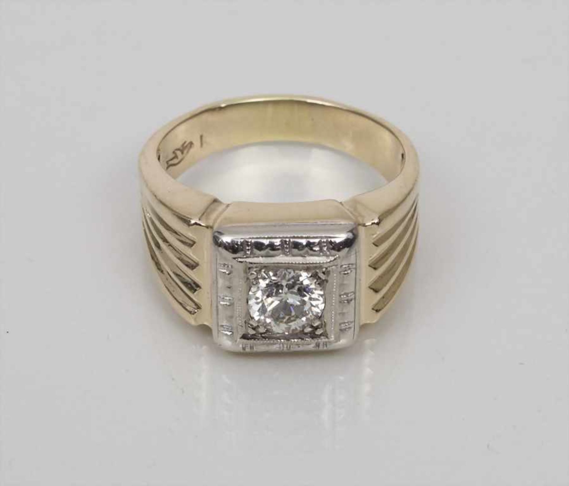 Damenring mit Diamant / A Ladies Ring with Diamond Material: Gelb- und Weißgold 585/000 14 Kt