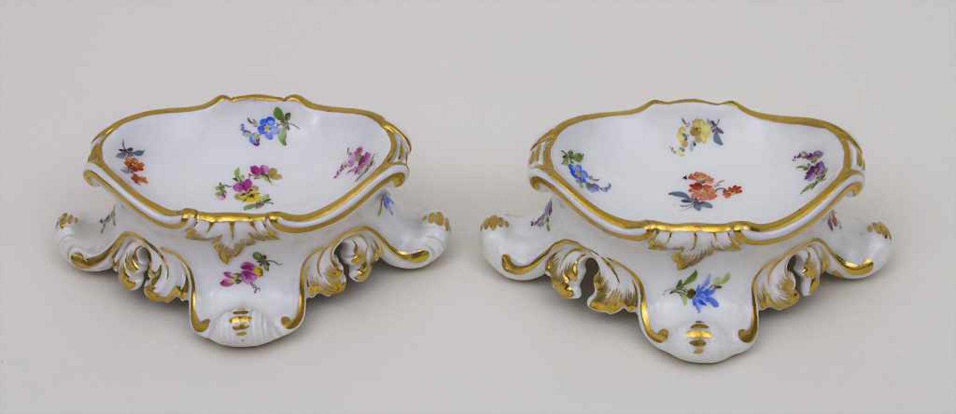 Paar Gewürzschälchen / A Pair Of Open Salts, Meissen, um 1880 Material: Porzellan, dezent bemalt,