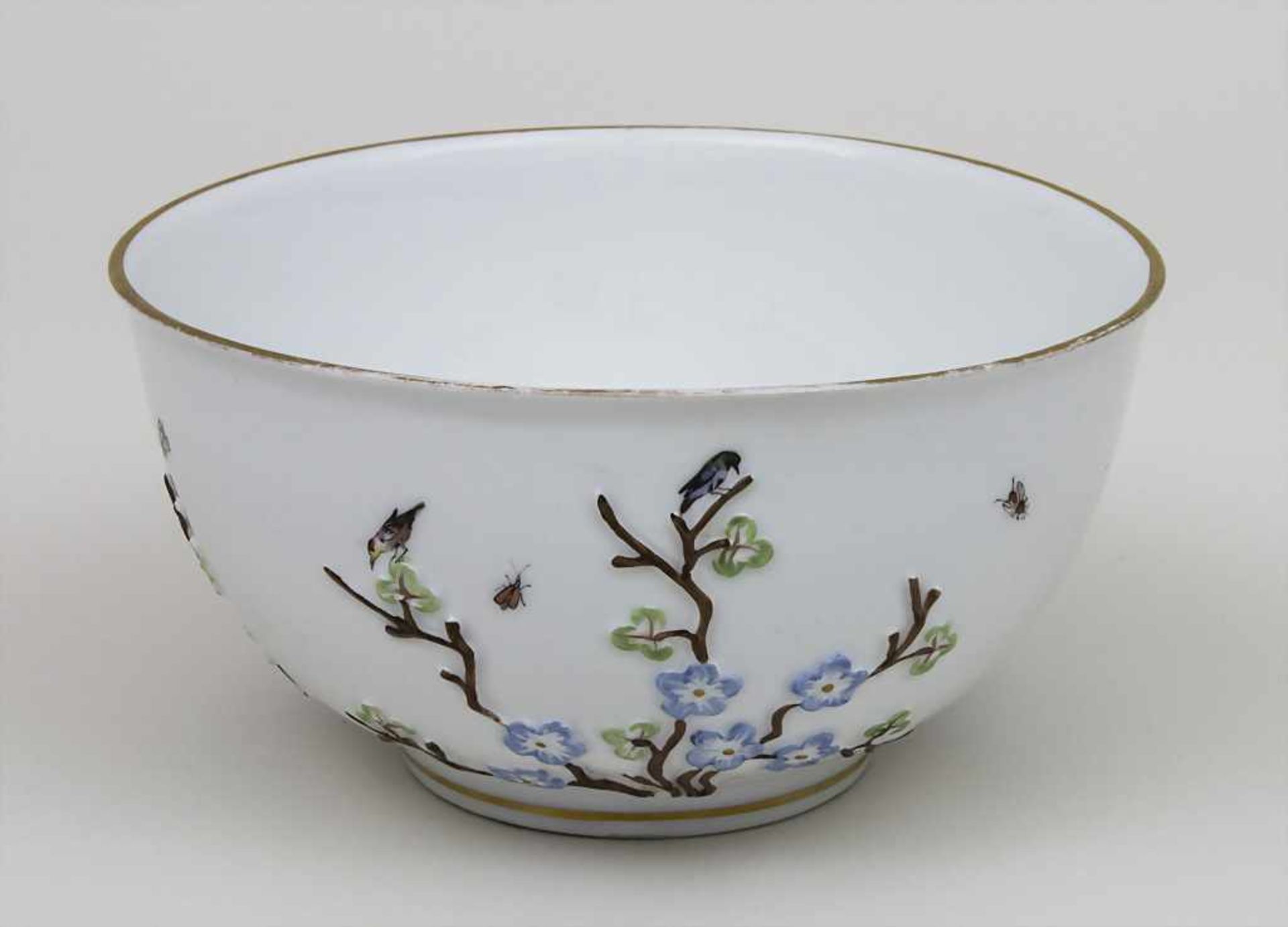 Große Kumme mit 3 reliefierten Kirschblütenzweigen / A Bowl with 3 Cherry Blossom Branches, Meissen,