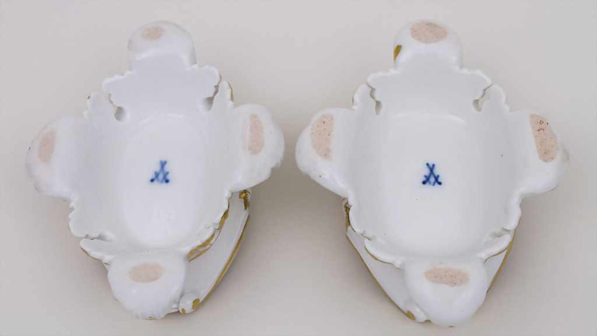 Paar Gewürzschälchen / A Pair Of Open Salts, Meissen, um 1880 Material: Porzellan, dezent bemalt, - Bild 2 aus 2