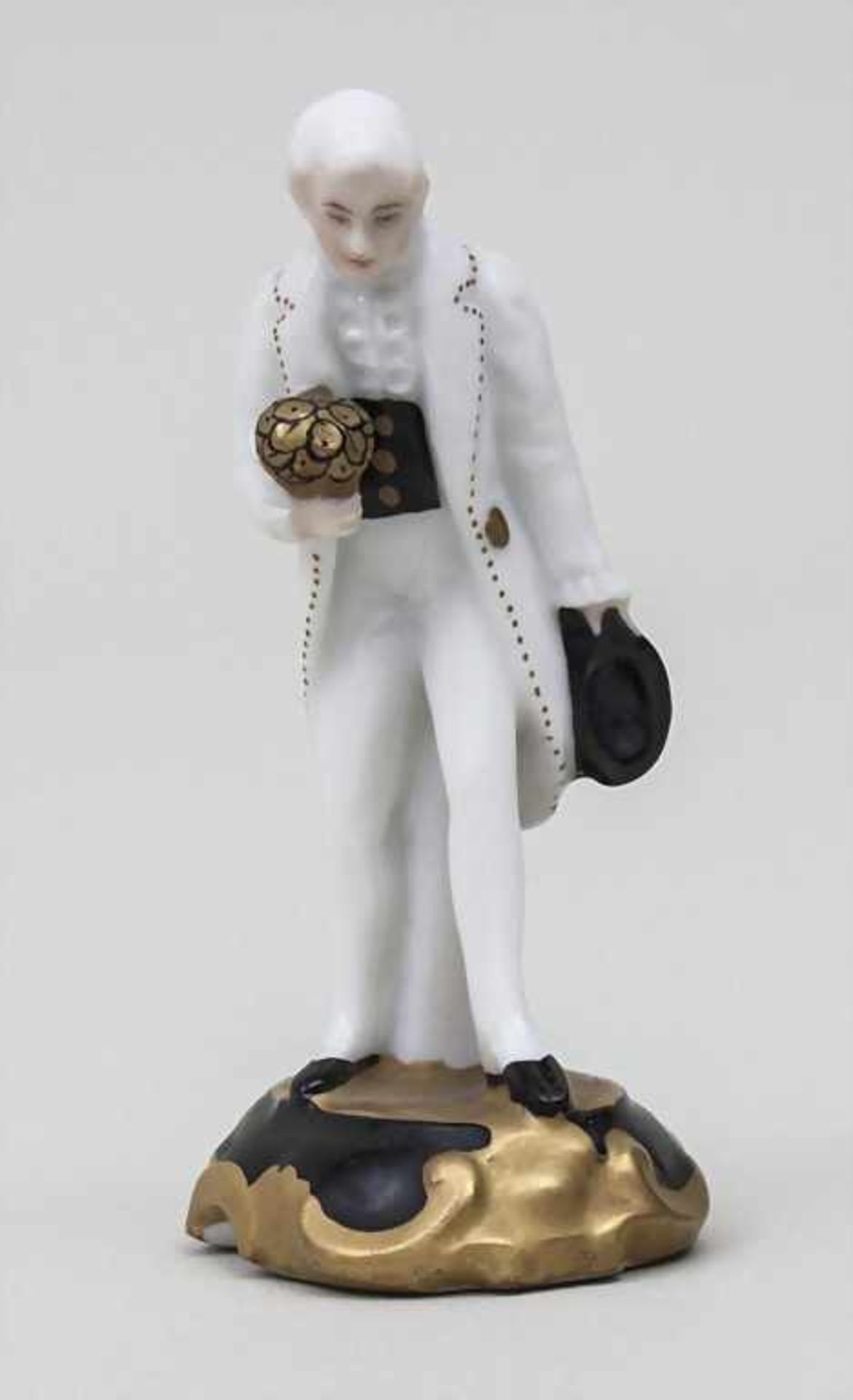 Miniaturfigur 'Kavalier'/ A Miniature Figurine Of A Gentleman, Rosenthal, Selb, um 1920 auf - Bild 2 aus 3