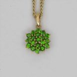 Grüner Blütenanhänger mit Goldkette / A Green Flower Pendant with Necklace Material: Gelbgold 333/