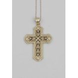 Kreuz-Anhänger an Kette / A Cross Pendant on Necklace Material: Gelbgold 14 Kt 585/000, Rückseite
