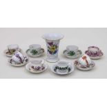 8 Mokkatassen mit 1 Kratervase / 8 Mokka Cups with 1 Vase, Meissen u. Herend, 19./20. Jh.