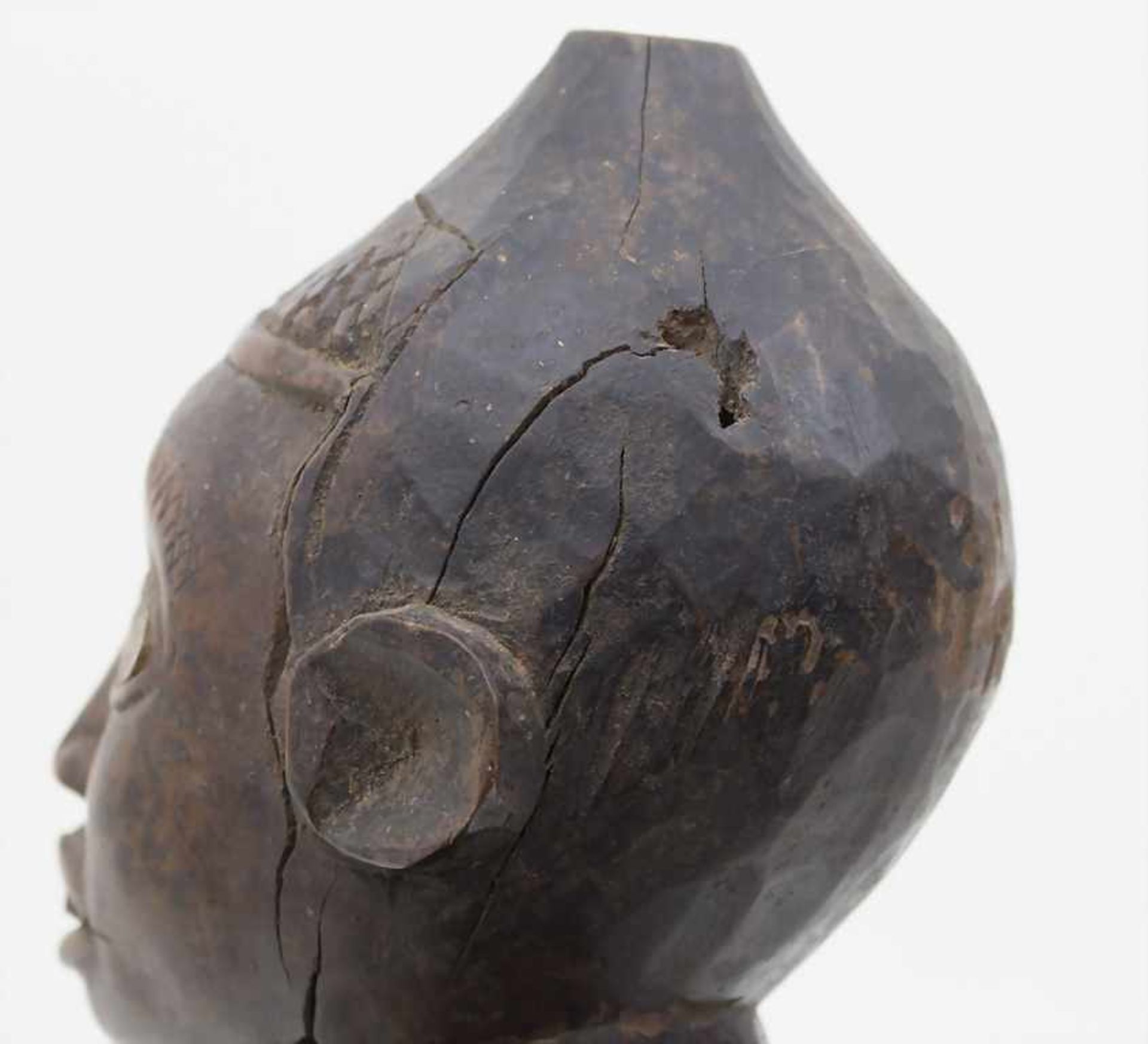 Mutterfigur / A Mother Figurine, Bakongo-Yombe, Kongo Material: Holz mit schöner Gebrauchspatina, - Bild 4 aus 5