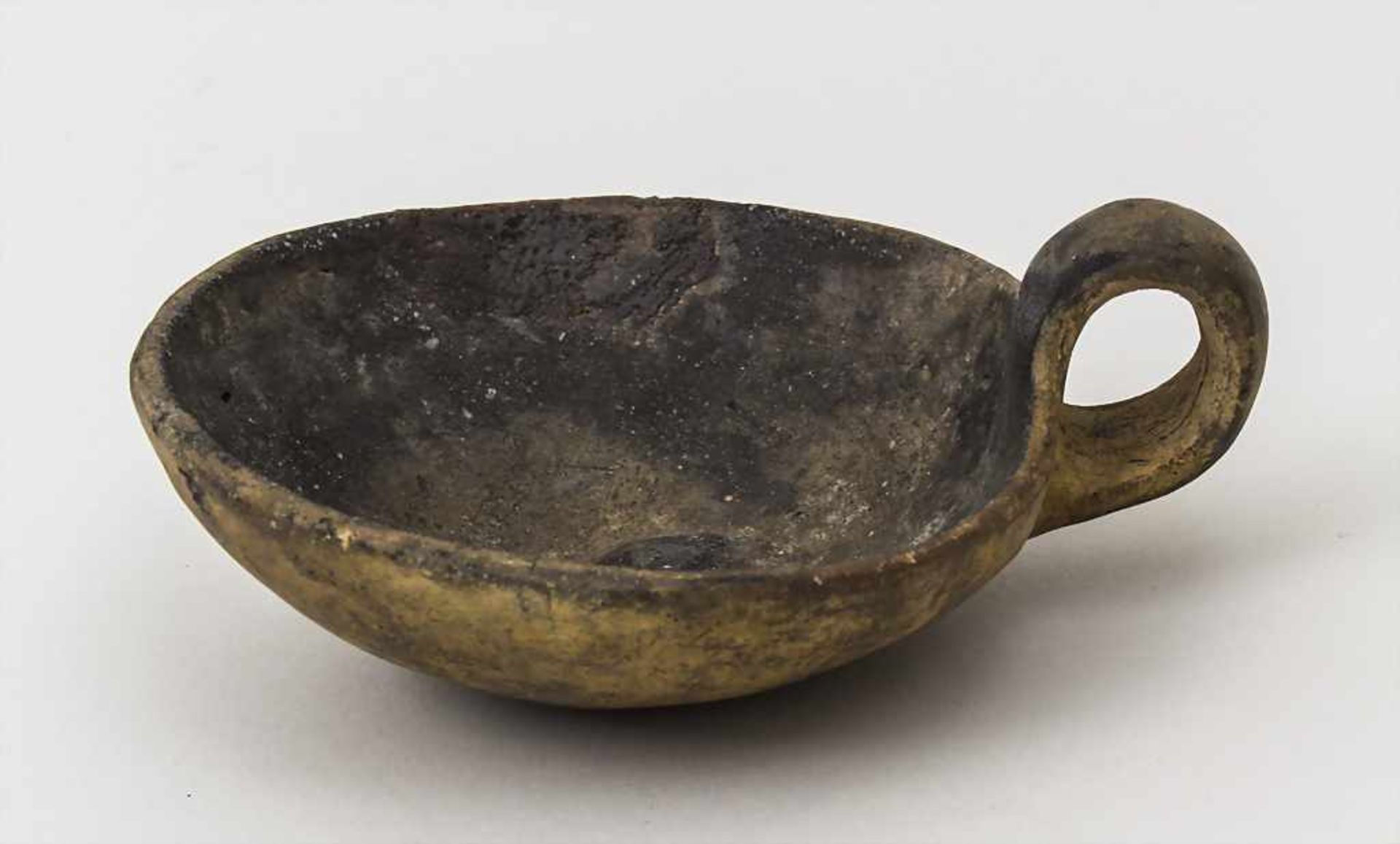 Bronzezeit-Omphalosschale / Bronze Age Omphalos Bowl aus der Lausitzer Kultur (900-500 v. Chr.),