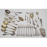 Konvolut 34 Silber-Besteckteile / 34 Pieces of Silver Cutlery, deutsch, 19./20. Jh. darunter