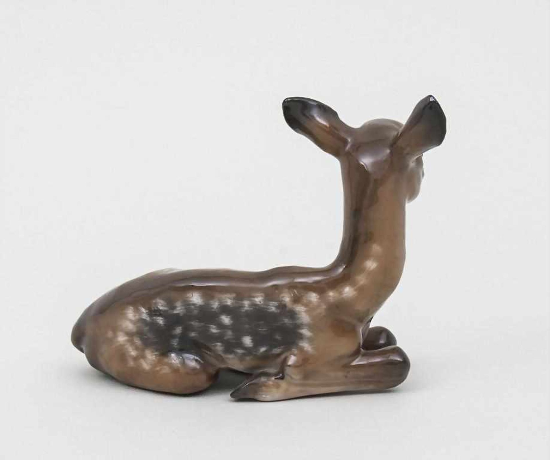 Liegendes Rehkitz / A Lying Fawn, Fritz Heidenreich, Rosenthal, Selb, um 1930 naturalistische - Bild 2 aus 4