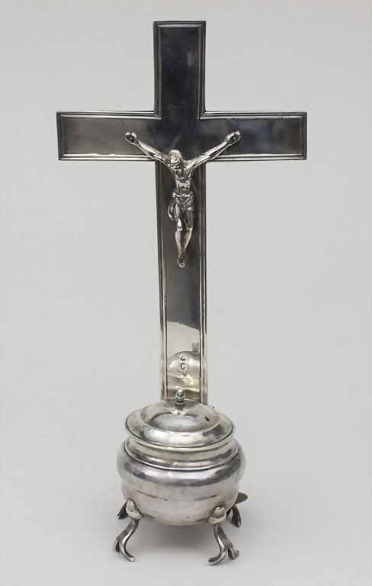 Weihwasserbehälter mit Kruzifix / Holy Water Basin with Crucifix, Paris 1800 Material: Silber 950,