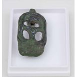Römische Käfer-Fibel / A Roman Bug Fibula Bronze, L. 2,9 cm, korrodiert+Bronze, L. 2,9 cm, corroded