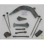 Lot 12 keltische Artefakte / 12 Celtic Artefacts darunter u.a. 4 Haar- /Gewandnadeln, 3