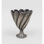 Halter für Mokkaschälchen/Silver Zarf, Türkei, um 1900 auf rundem Fuß konisch gedrehter Becher mit