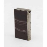 Streichholzetui mit Achatplatte, Frankreich, 19. Jh. Etui in Form eines Buches, die Vorderseite