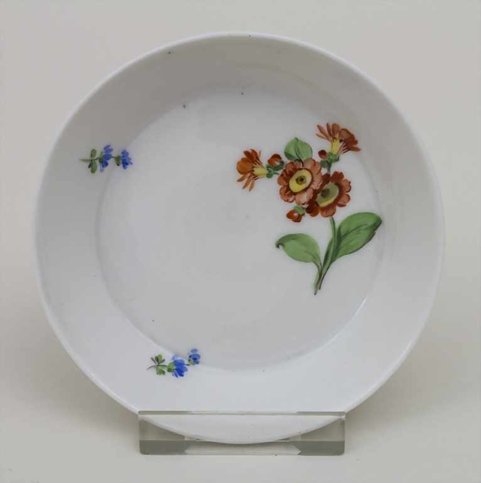 Zierschälchen mit Streublumen / A small dish with flowers, Meissen, Mitte 19. Jh. Material: