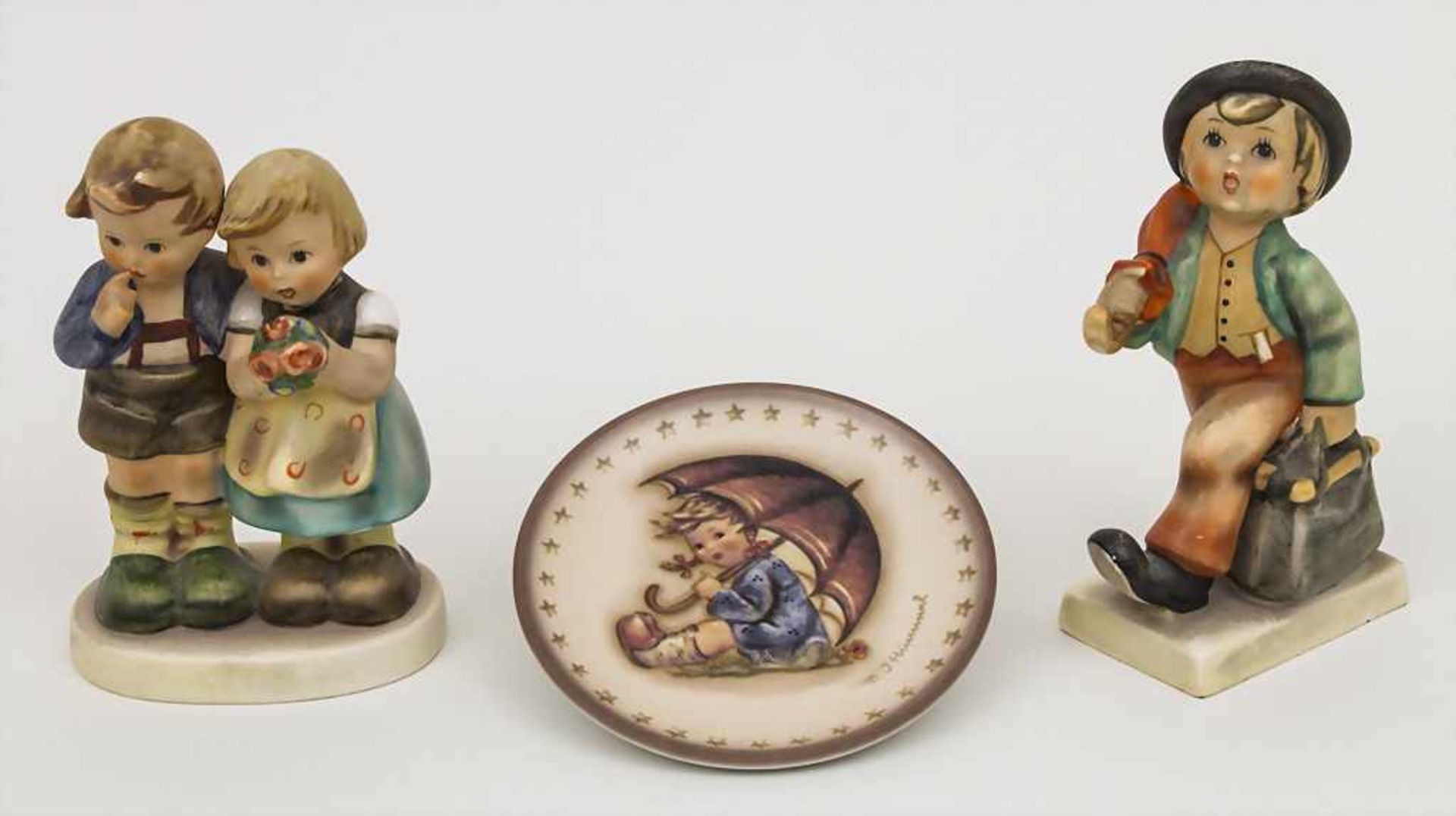 Konvolut 2 Hummel-Figuren und 1 Teller / A set of 2 Hummel figures and 1 plate, Goebel Material:
