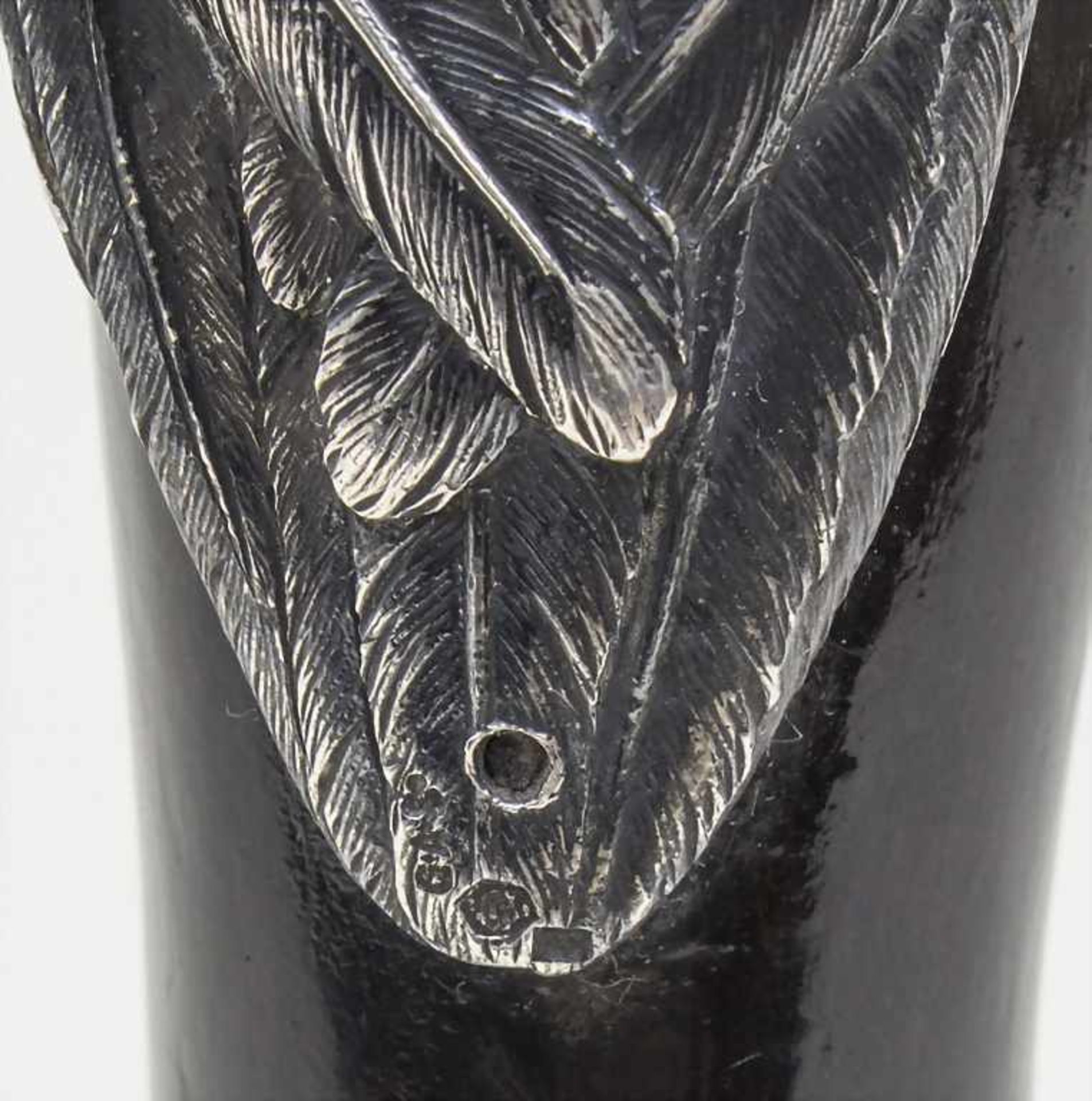 Seltener Taschenuhrenständer mit Uhu aus Silber / A rare pocket watch holder with a silver owl, - Bild 3 aus 3