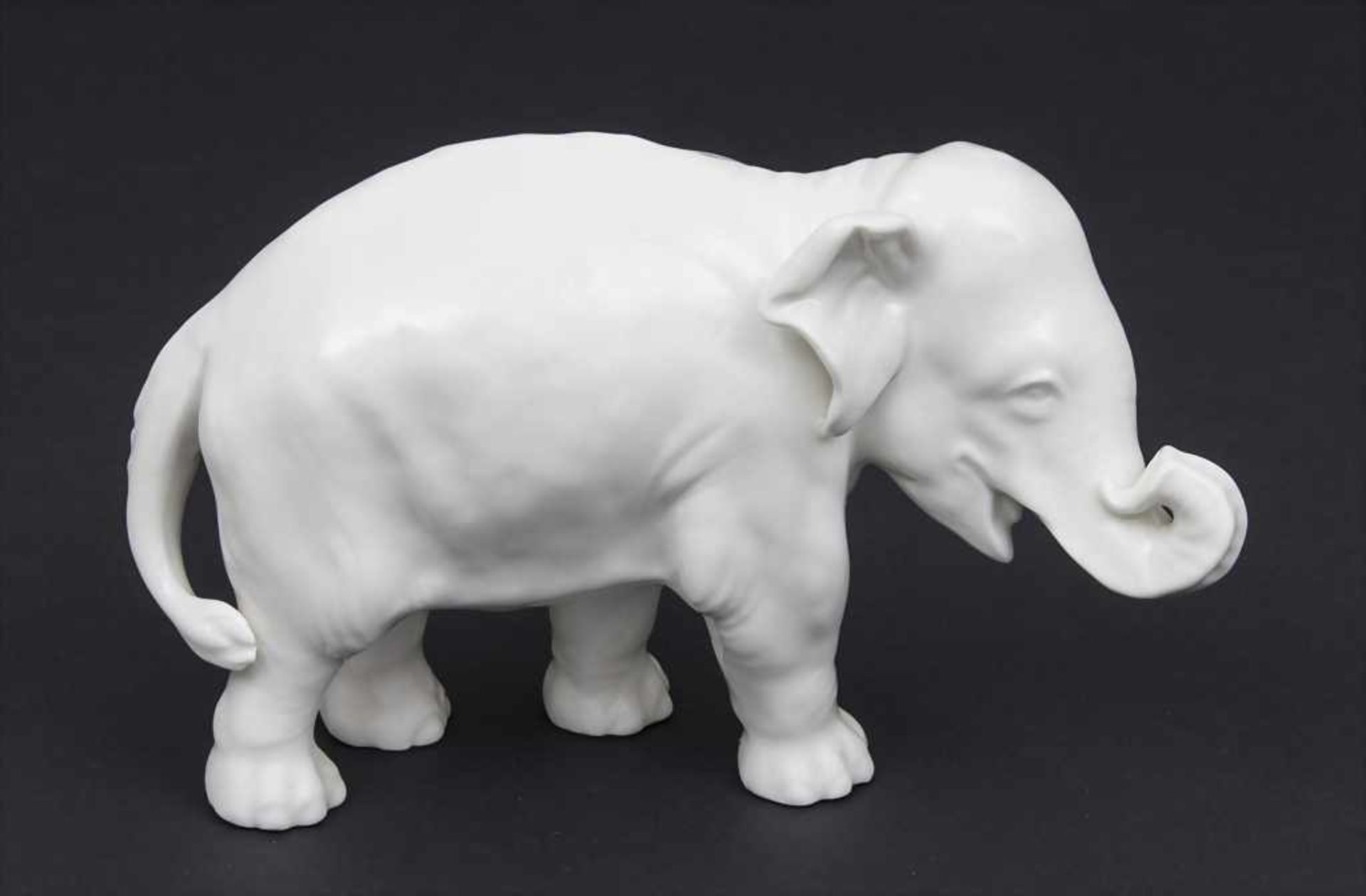 Tierfigur 'Junger Elefant' / A modell of a young elephant, Nymphenburg, um 1940 Material: Porzellan, - Bild 2 aus 4