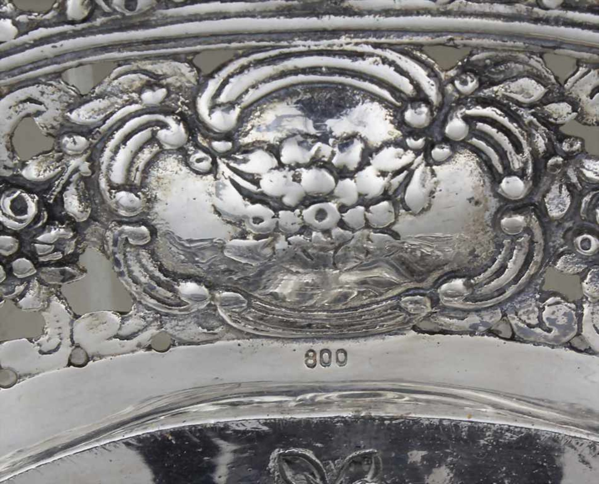 2 Schälchen mit Blumendekor / 2 bowls with flowers, 19. Jh. Punzierung: Silber gestempelt '800', - Image 2 of 2