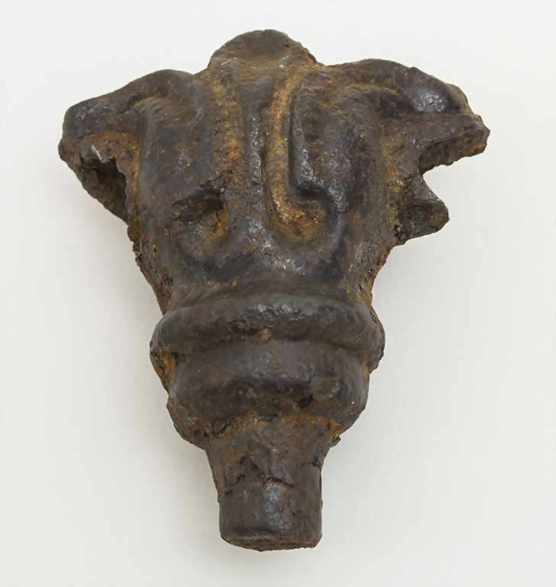 Römisches Eisenartefakt / A Roman iron artefact Maße: 5,7 x 4,6 cm, Gewicht: 127 g, Herkunft: aus