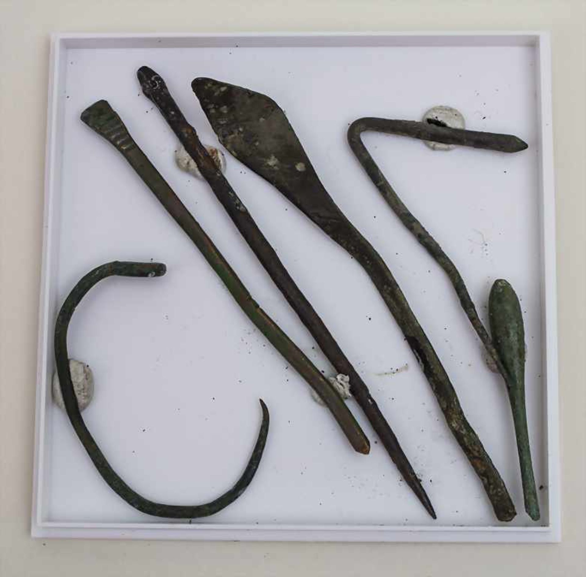 6 römische medizinische Instrumente / 6 Roman medical instruments Länge: 8,4 - 3,7 cm,Herkunft: