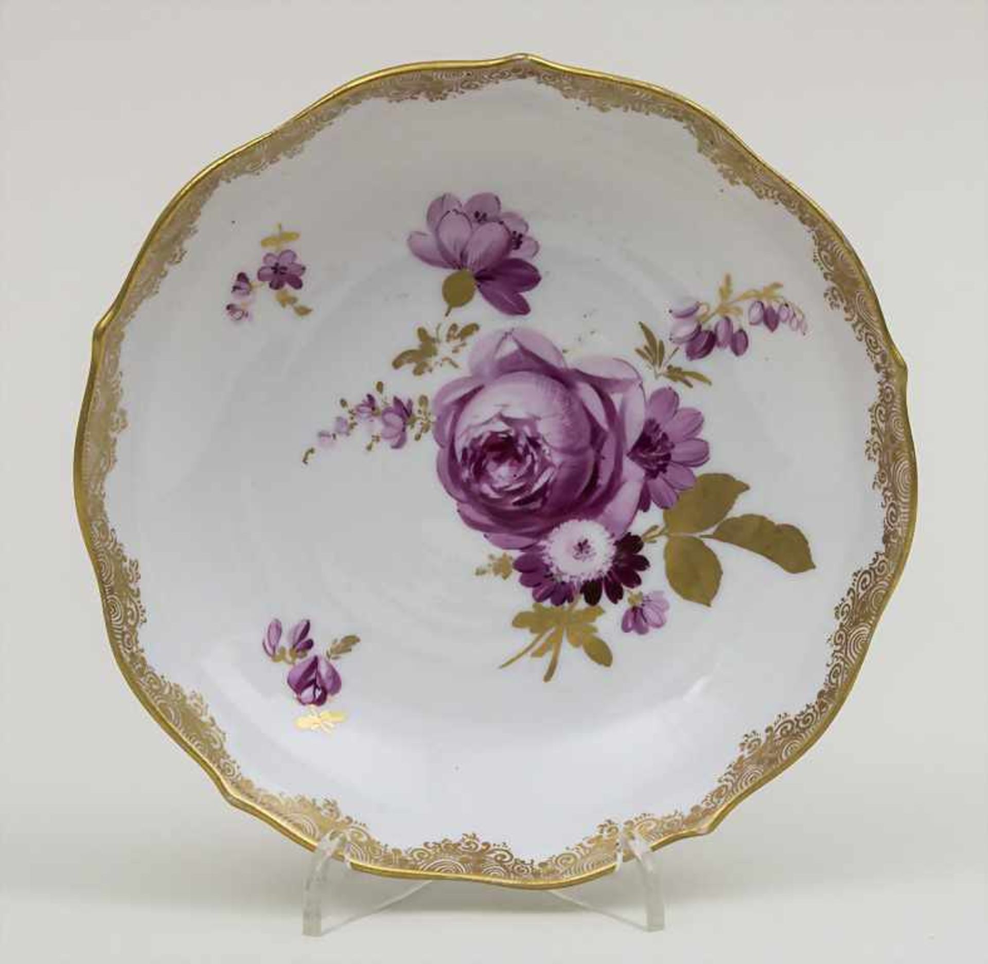 Kleine Zierschale / A decorative bowl, Meissen, um 1860 Material: Porzellan, polychrom bemalt und