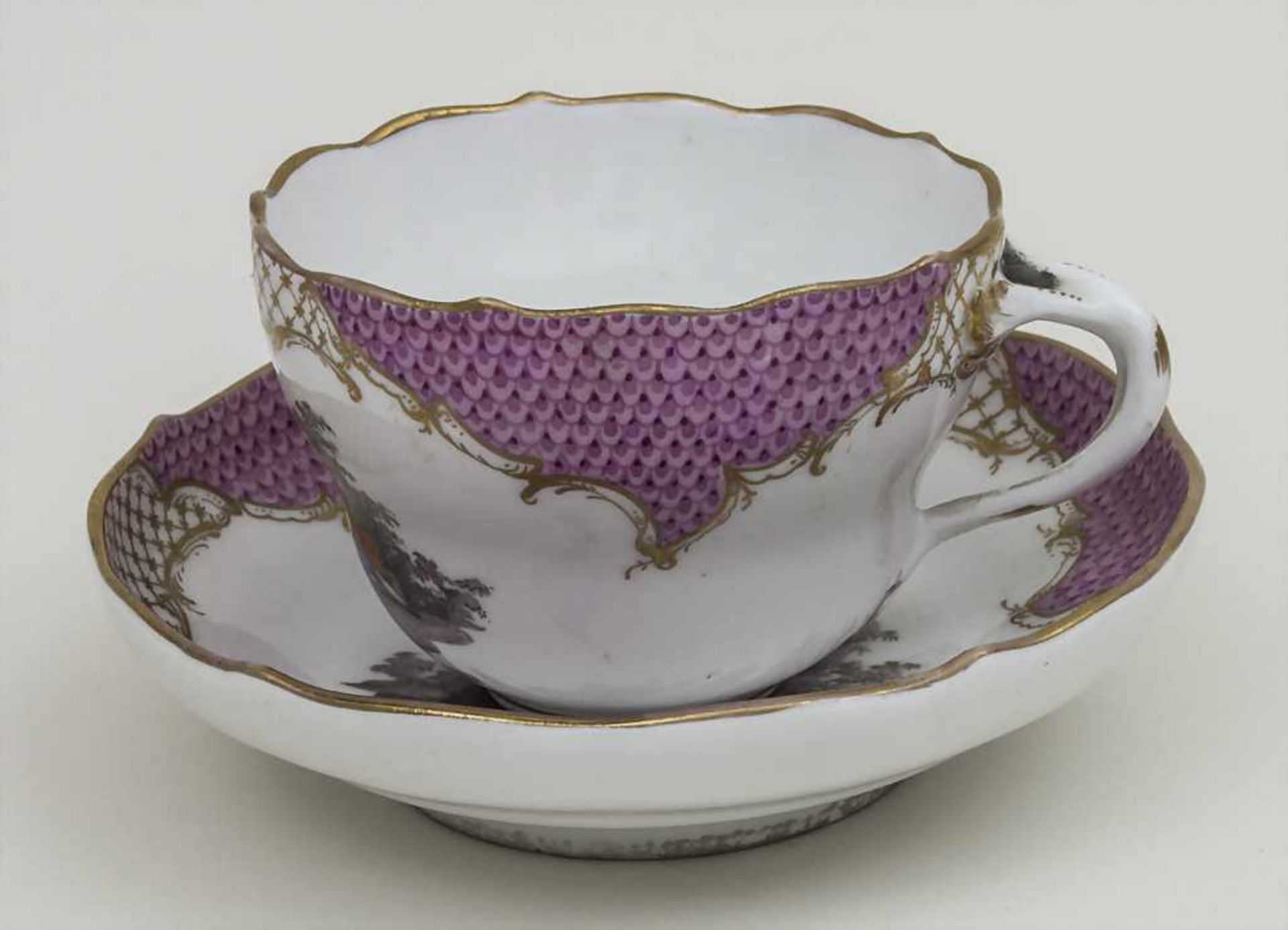 Tasse und Untertasse mit Watteau-Szenen / A cup and saucer with Watteau sceneries, Meissen, 19. - Image 2 of 3