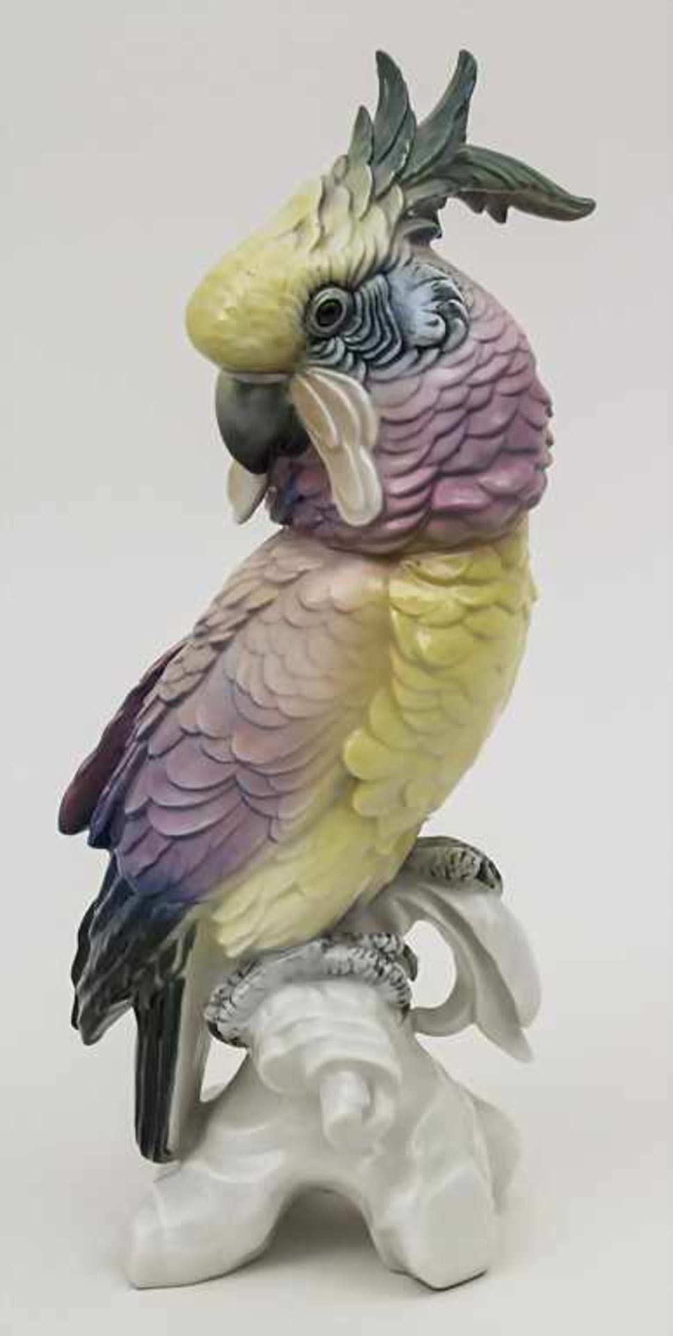 Tierfigur 'Kakadu' / 'An animal figure 'cockatoo', Karl Ens, Volkstedt-Rudolstadt, Mitte 20. Jh.