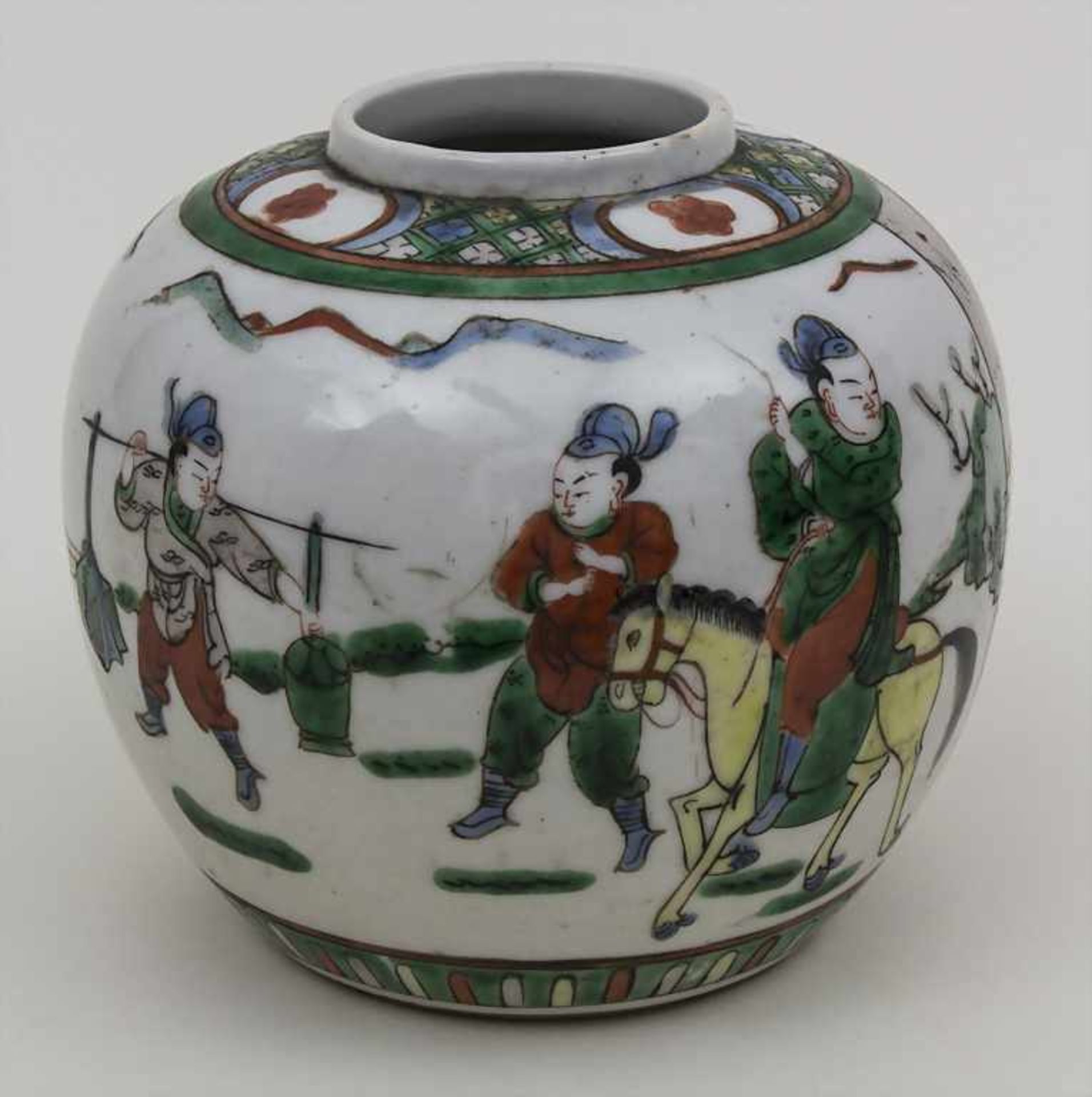 Kleiner Schulter-Ingwer-Topf / A small shoulder-ginger pot, China, um 1900 Material: Porzellan, - Bild 2 aus 4