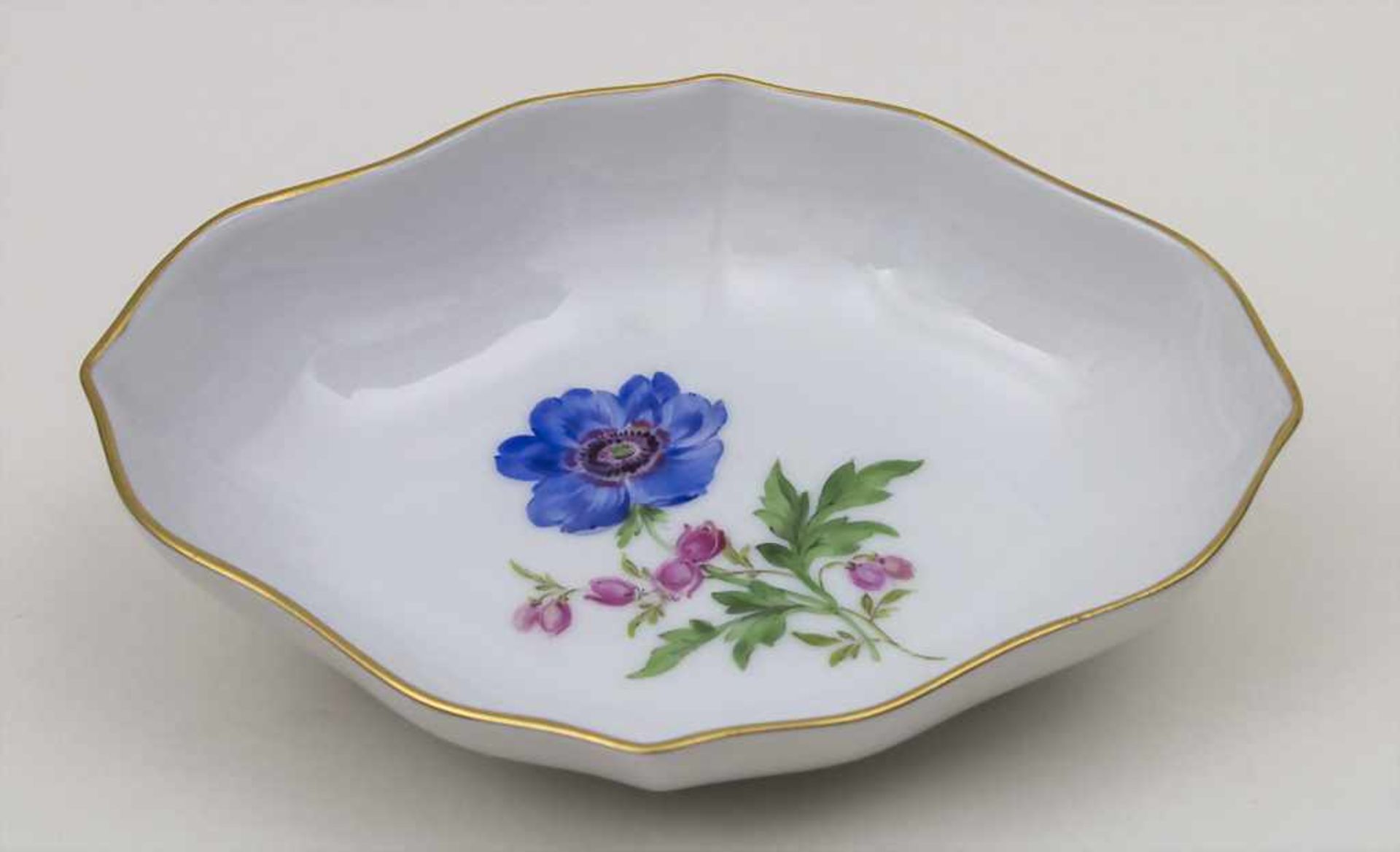 Zierschälchen / A decorative dish/pin tray, Meissen, 2. Hälfte 20. Jh. Material: Porzellan,