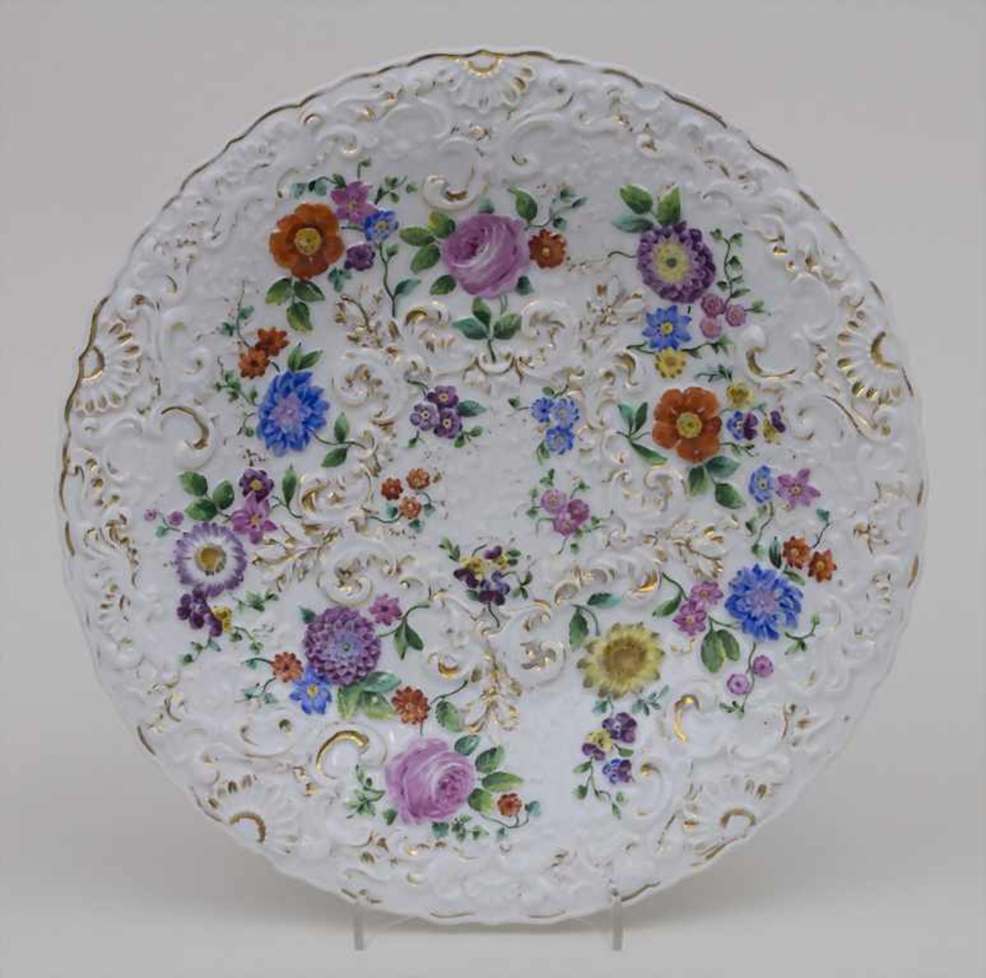 Prunkschale mit bunten Blumen / A magnificent bowl with flowers, Meissen, um 1830 Material: