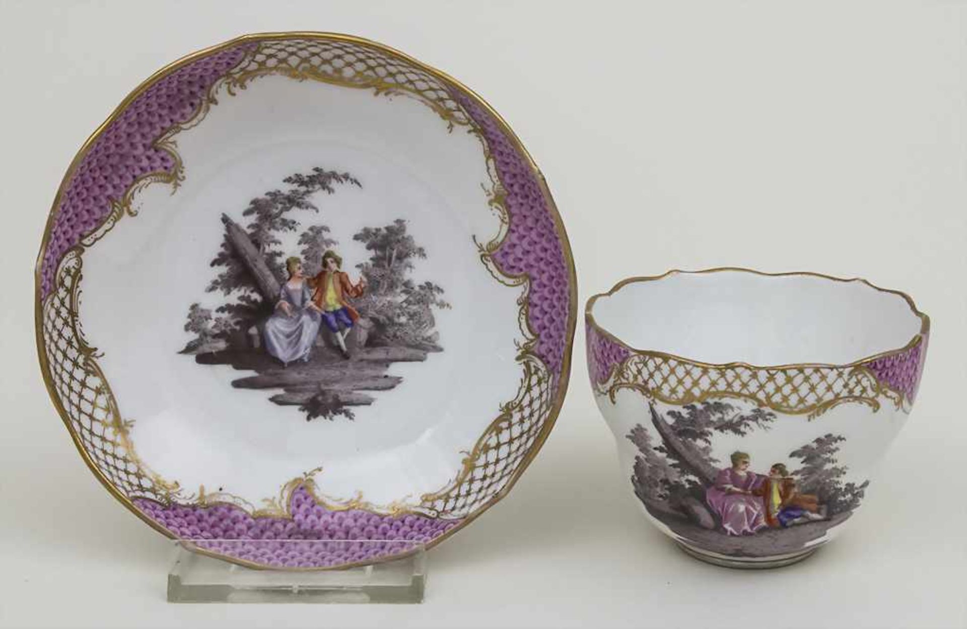 Tasse und Untertasse mit Watteau-Szenen / A cup and saucer with Watteau sceneries, Meissen, 19.