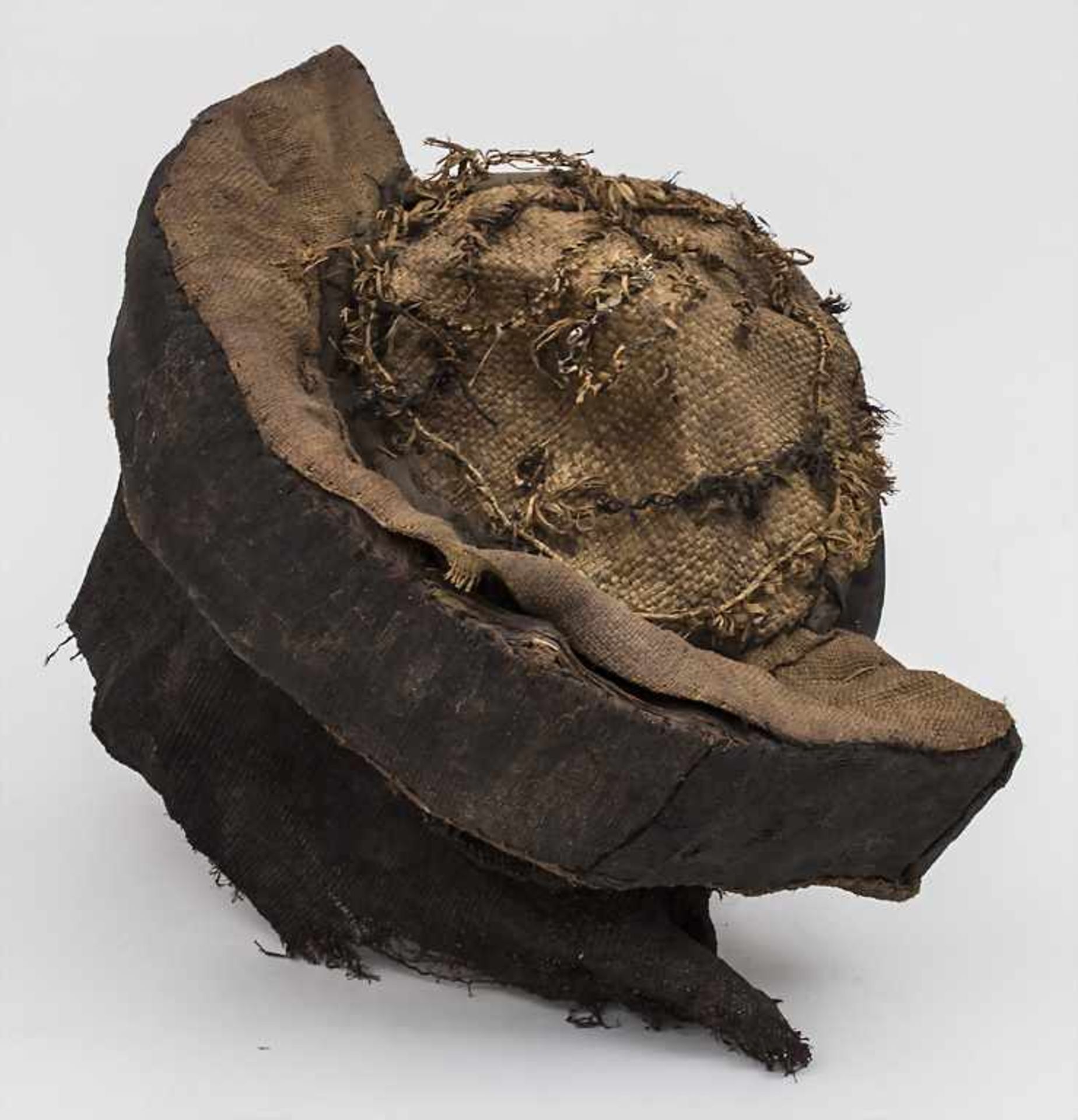 Chamäleon-Maske / A chameleon mask, Bakuba, Kongo Material: Holz, geometrischer Kaolin-Dekor - Bild 3 aus 3