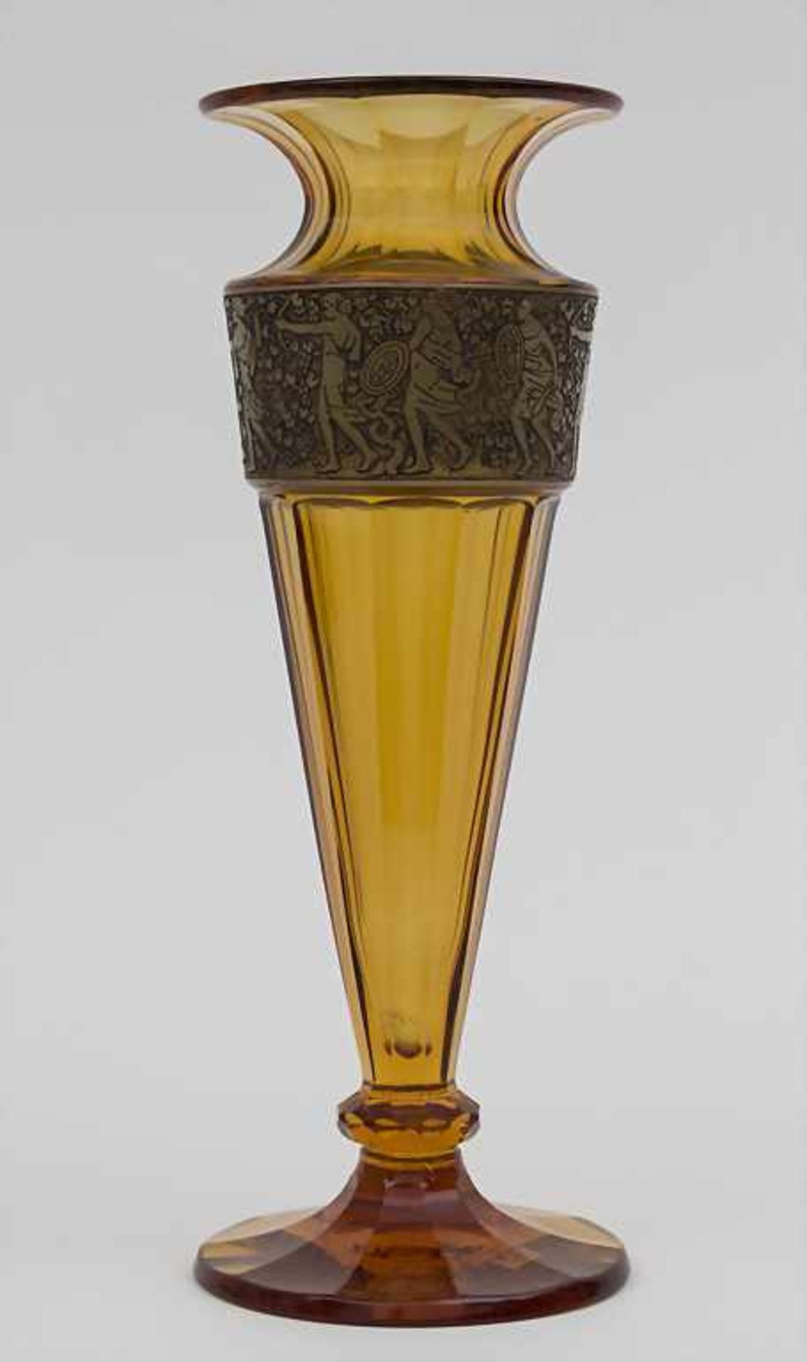 Art Déco Vase mit 'Amazonenzug' / An Art Deco vase with 'Amazons', Moser, Karlsbad, um 1925
