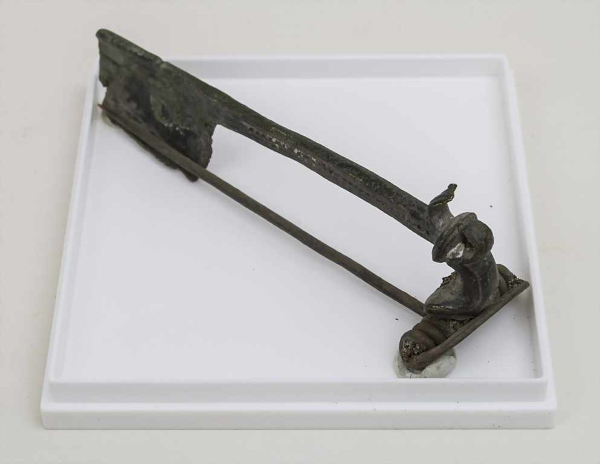 Römische Pannonia-Fibel / A Roman Pannonia fibula Länge: 9,2 cm, Herkunft: aus alter Sammlung+