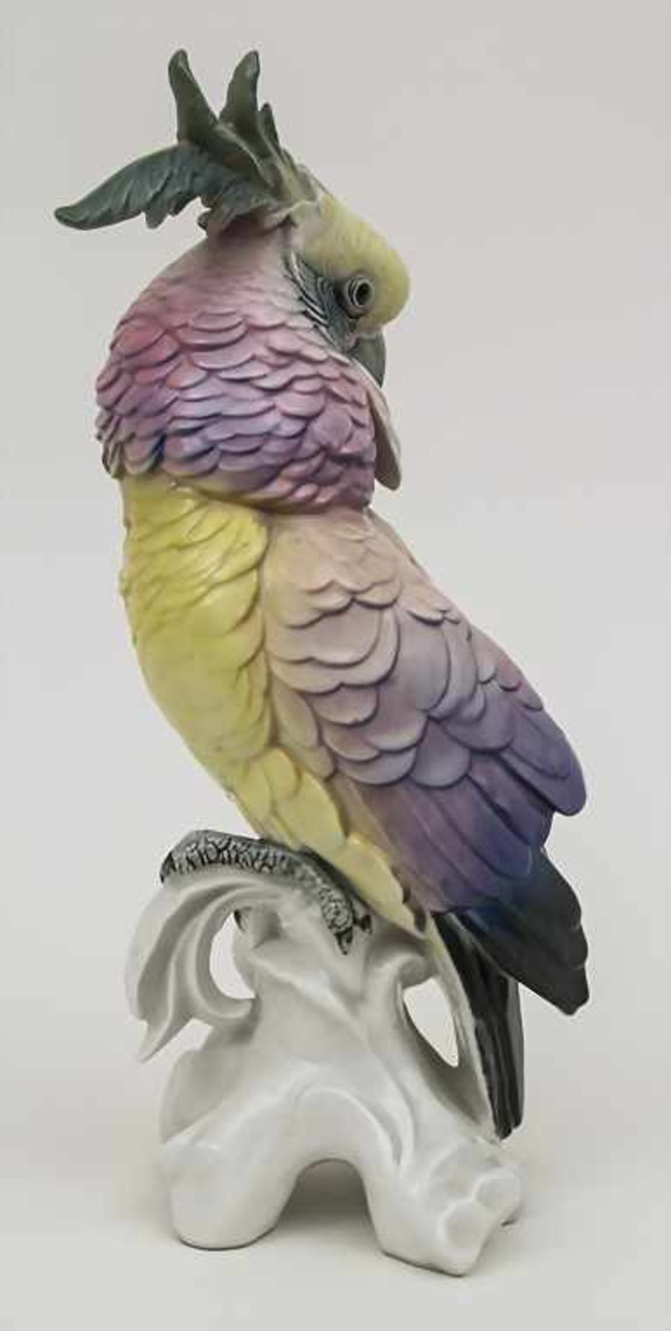 Tierfigur 'Kakadu' / 'An animal figure 'cockatoo', Karl Ens, Volkstedt-Rudolstadt, Mitte 20. Jh. - Bild 2 aus 4