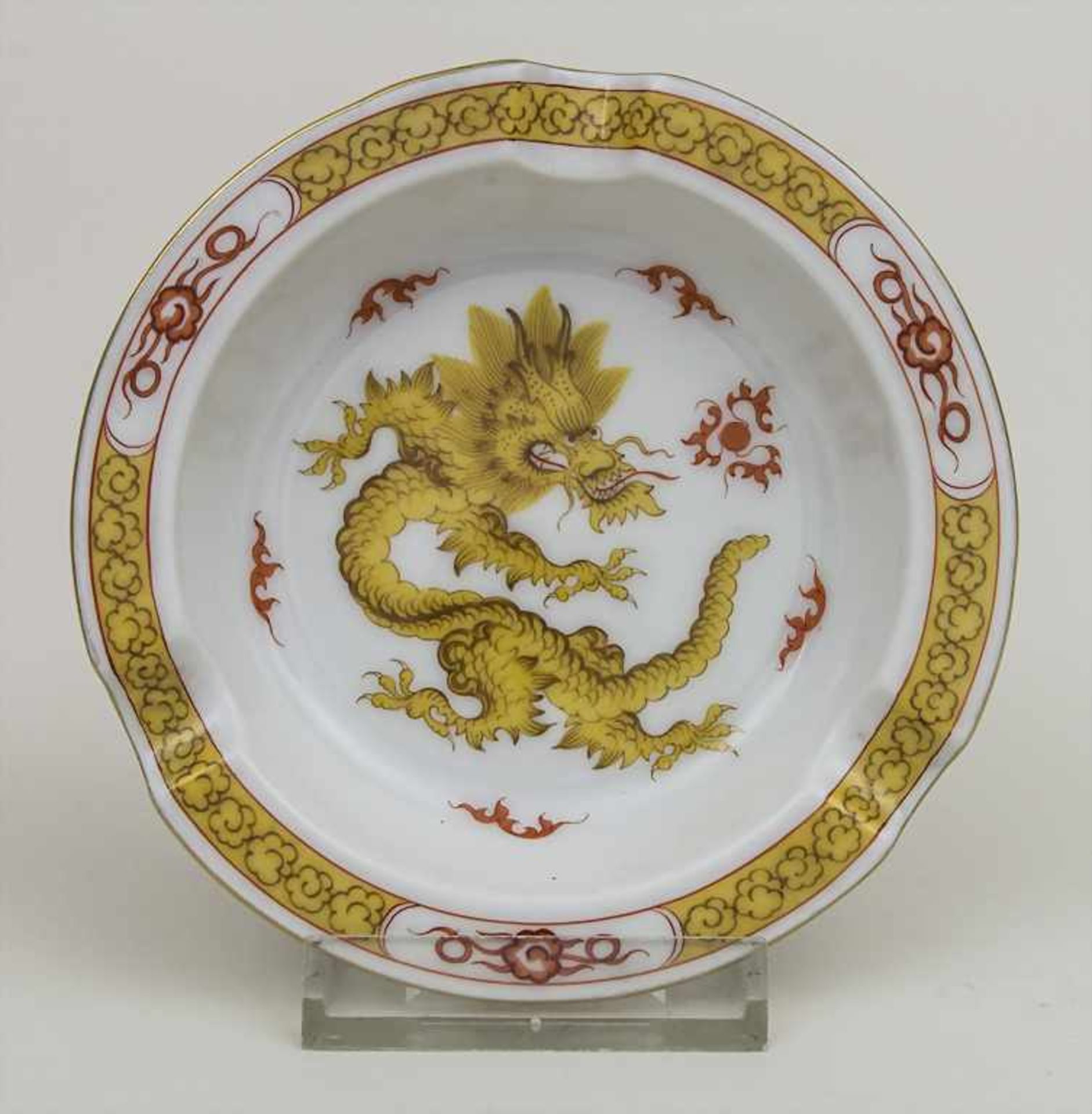 Aschenbecher 'Gelber Ming-Drache' / An ashtray 'Yellow Ming Dragon', Meissen, um 1940 Material: