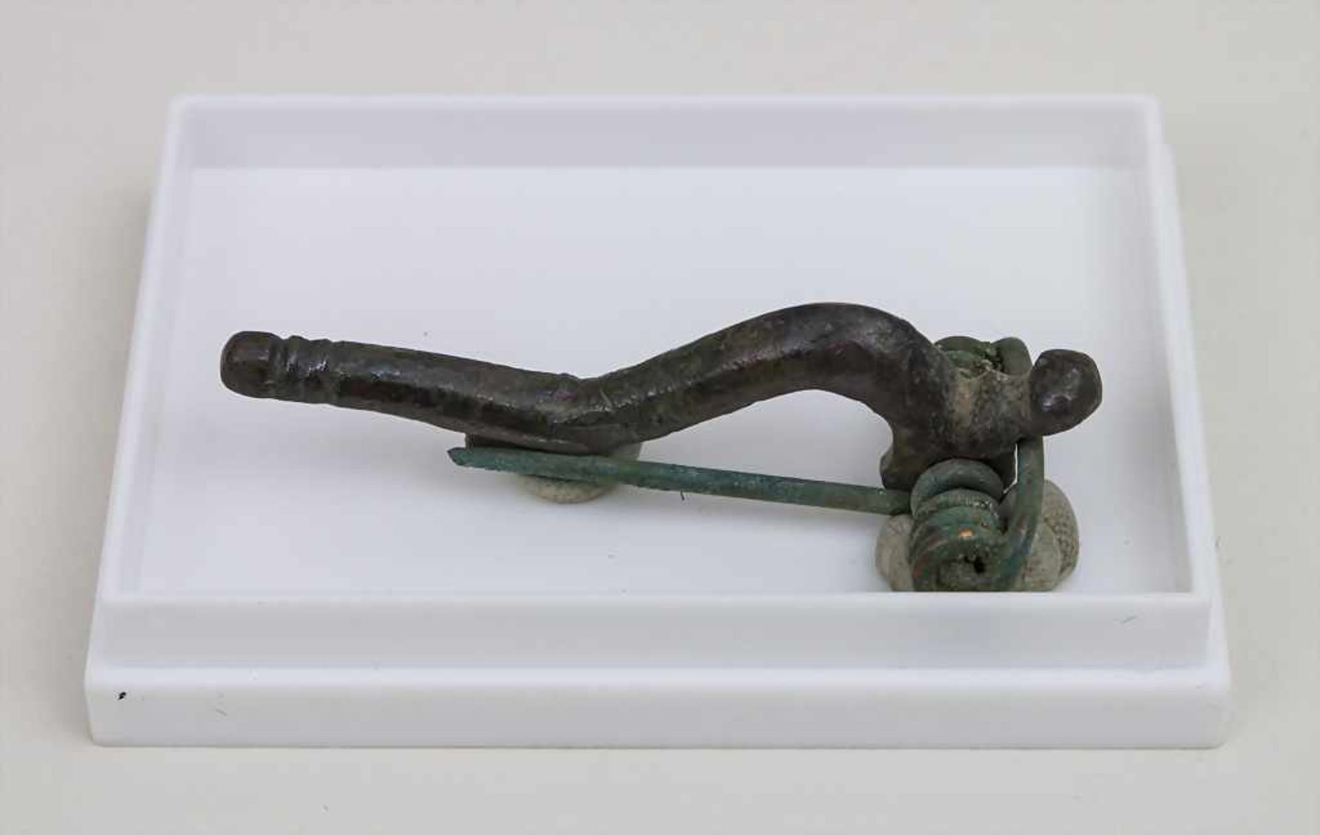 Römische Phallus-Fibel / A Roman phallus fibula Länge: 4,5 cm, Herkunft: aus alter Sammlung+