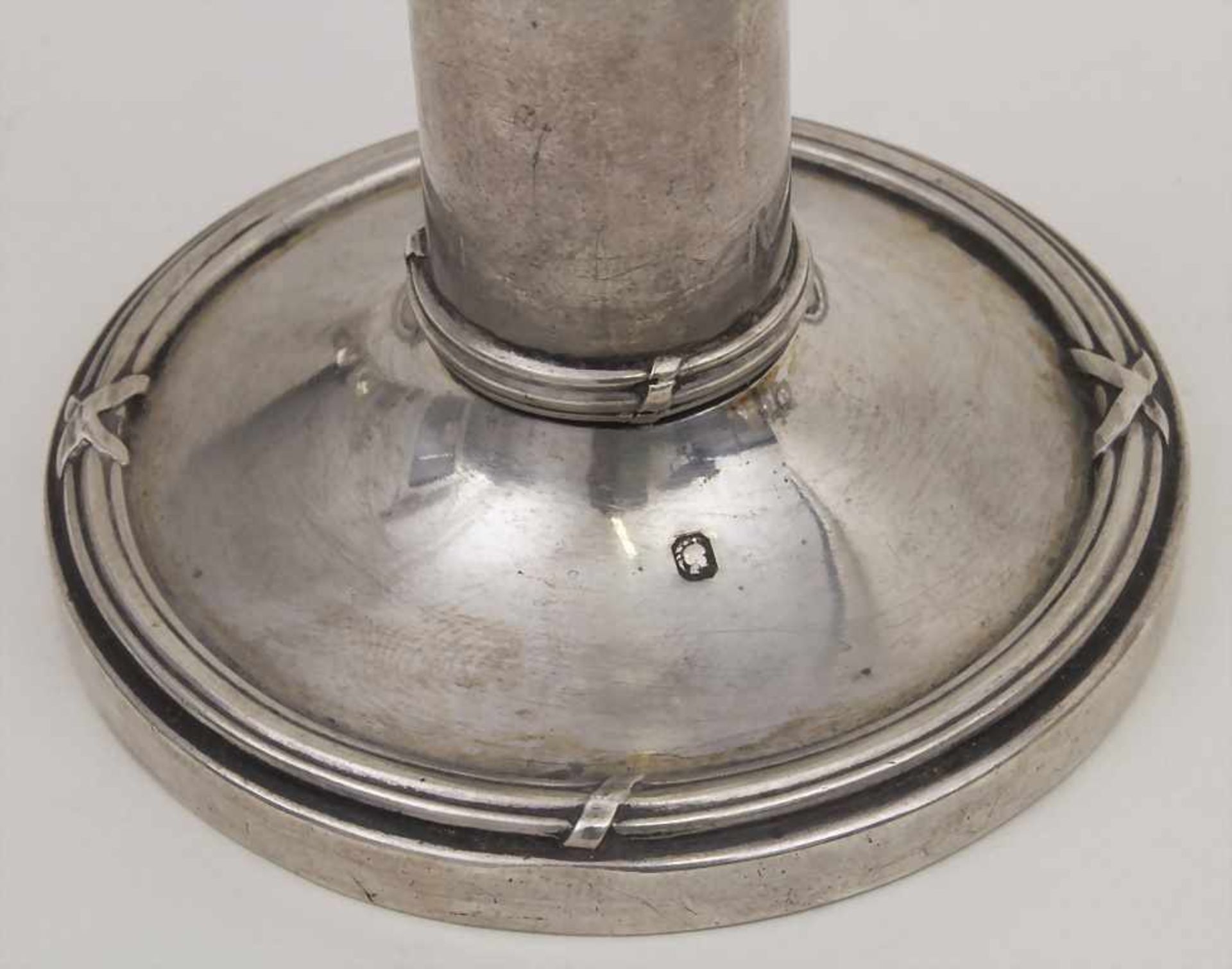 Tischleuchter / A candle holder, Paris, um 1870 Material: 950er Silber, Punzierung: Minerva Kopf, - Bild 3 aus 3