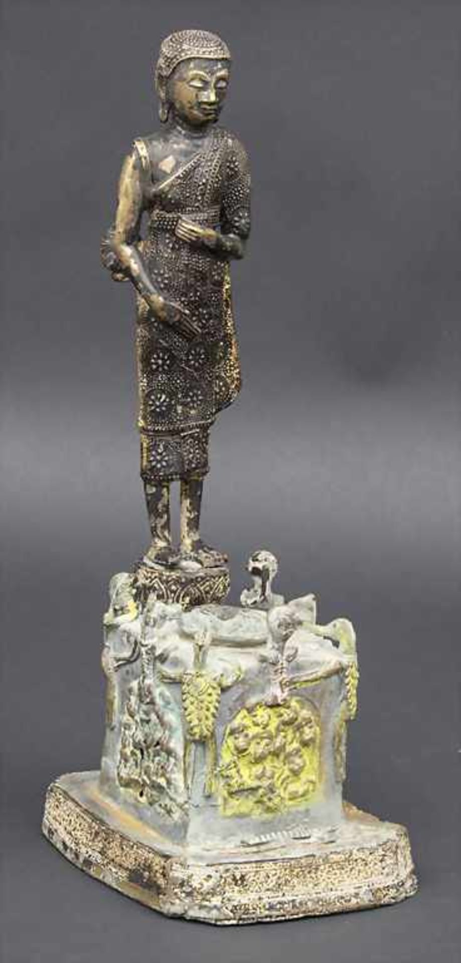 Sukothai-Altar / An Sukothai altar, Thailand, um 1900 Material: Bronze, partiell blattvergoldet,