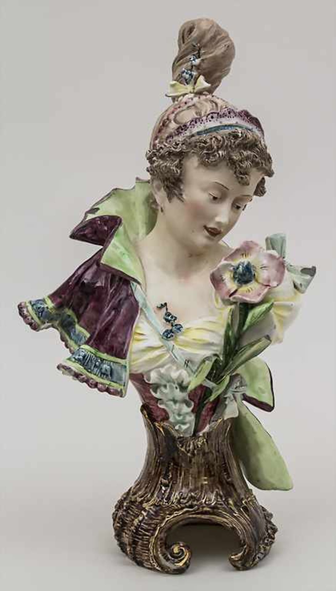 Keramikbüste 'Junge Dame' / A ceramic bust of a young lady, Ende 19. Jh. Material: Keramik,