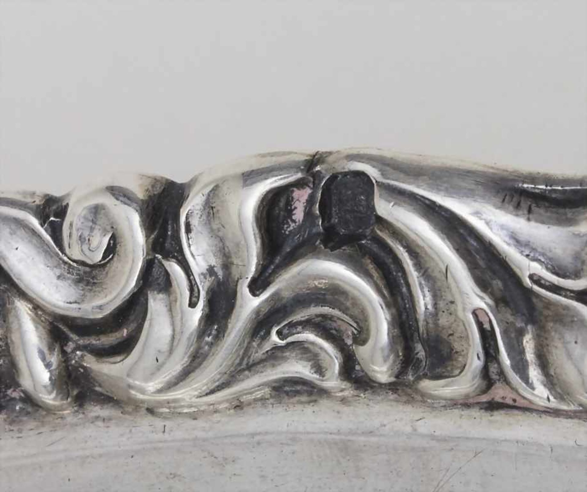 Runde Silberplatte / A silver platter, Louis Manaut, Paris, um 1840 Material: Silber,Punzierung: - Bild 3 aus 3