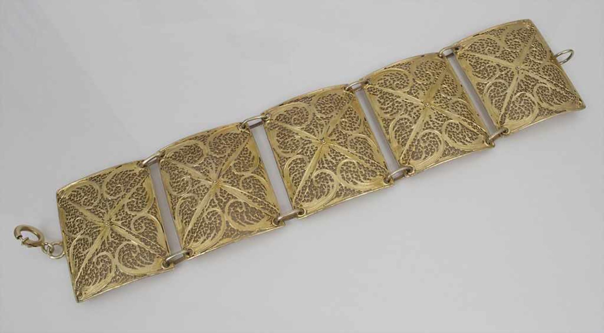 Filigran-Draht-Armband / A bracelet of filigree gold wire Material: Gelbgold 333/000 8 Kt geprüft,