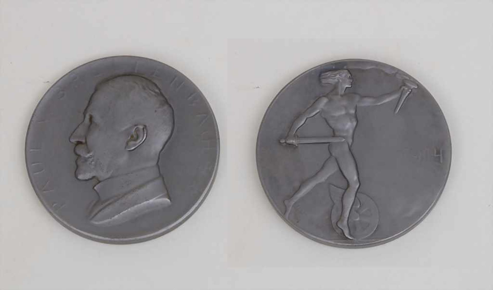 Paul von Breitenbach Medaille / A medal, 1914 Material: versilbertes Eisen, Durchmesser: 5 cm,