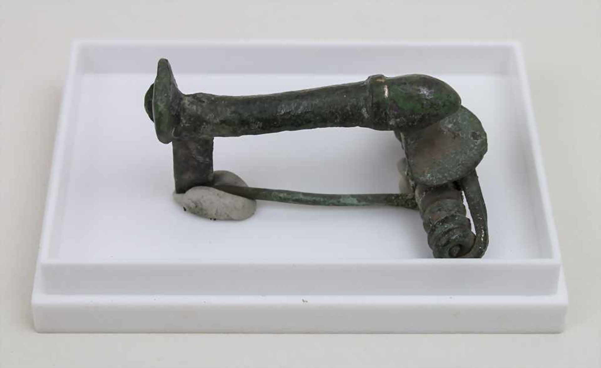 Römische Phallus-Fibel / A Roman phallus fibula Länge: 3,8 cm,Herkunft: aus alter Sammlung+Length: