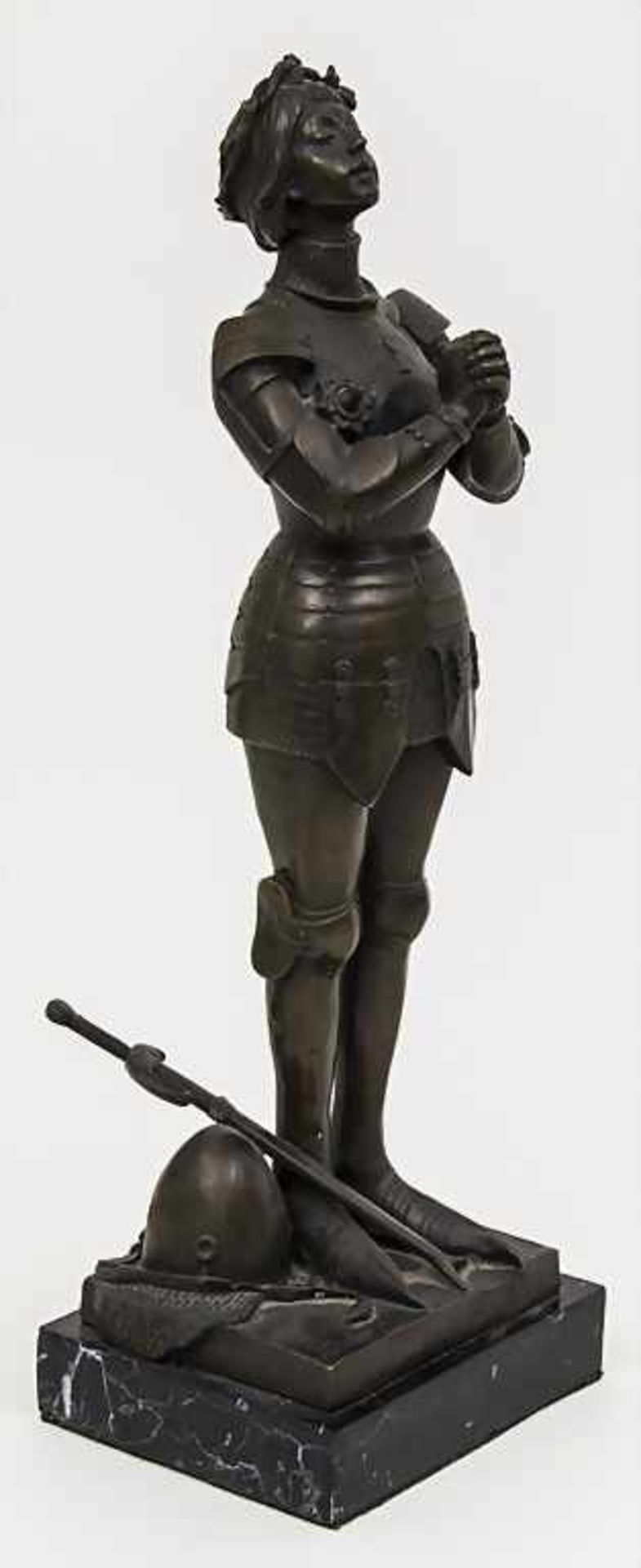 Skulptur 'Betende Johanna von Orléans/Jeanne D'Arc' / A bronze sculpture 'Praying Joan of Arc', - Bild 2 aus 4