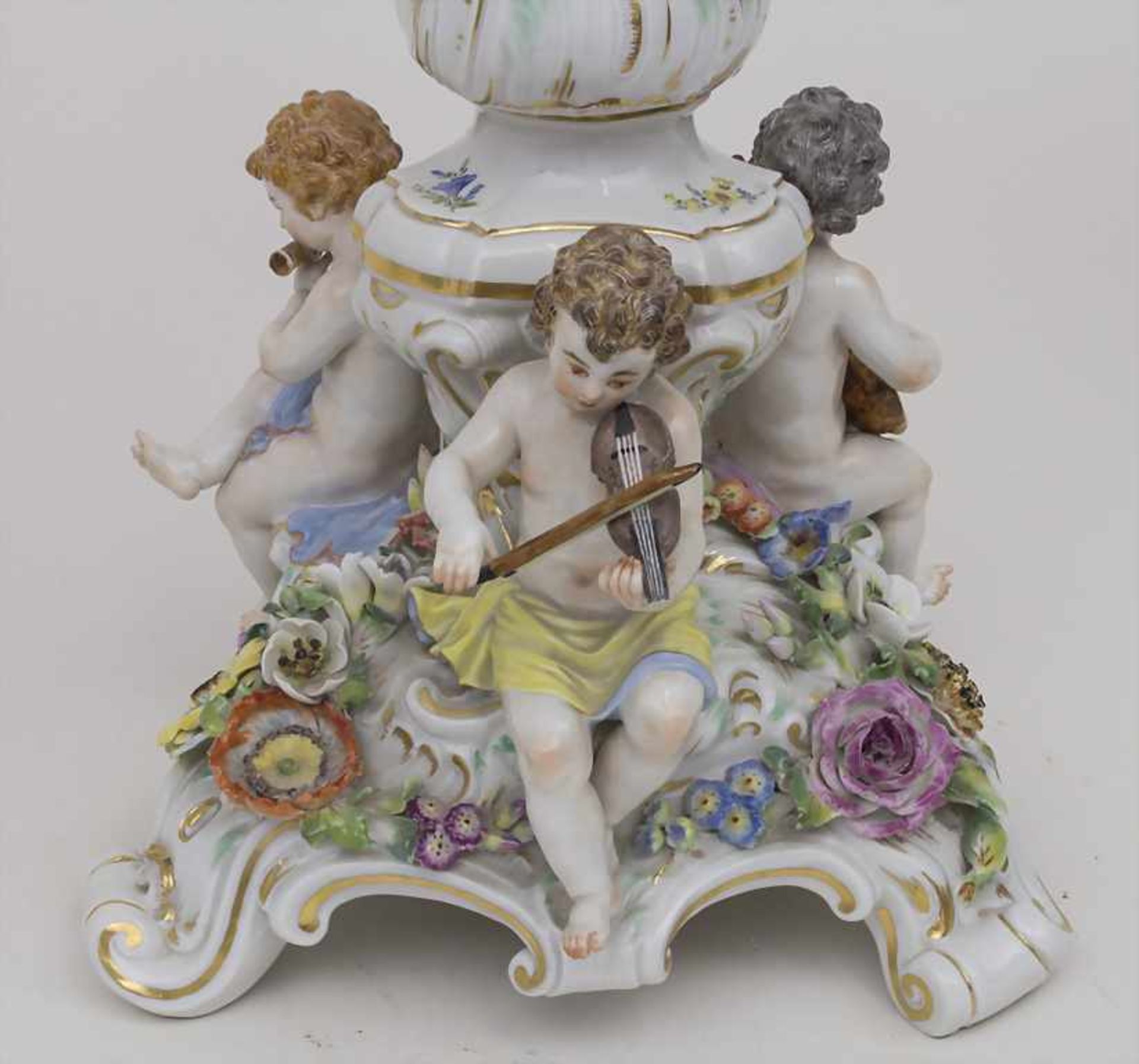 Figurenleuchter 'Musizierende' / A figural candle holder 'Musicians, Meissen, 20. Jh. Material: - Bild 4 aus 5