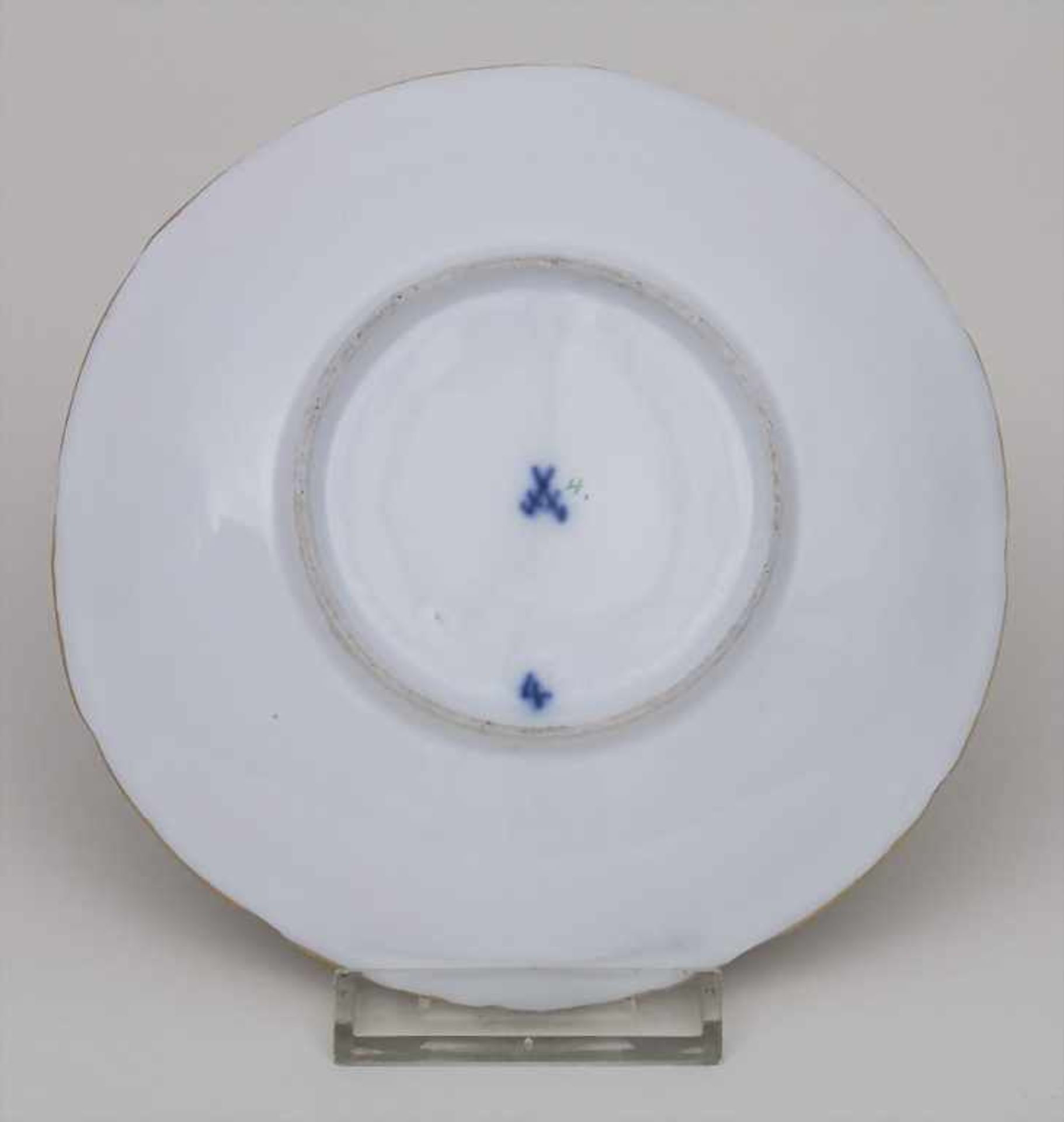 Prunk Unterteller / A saucer, Meissen, um 1830 Material: Porzellan, kobaltblau bemalt, reich mit - Bild 2 aus 2