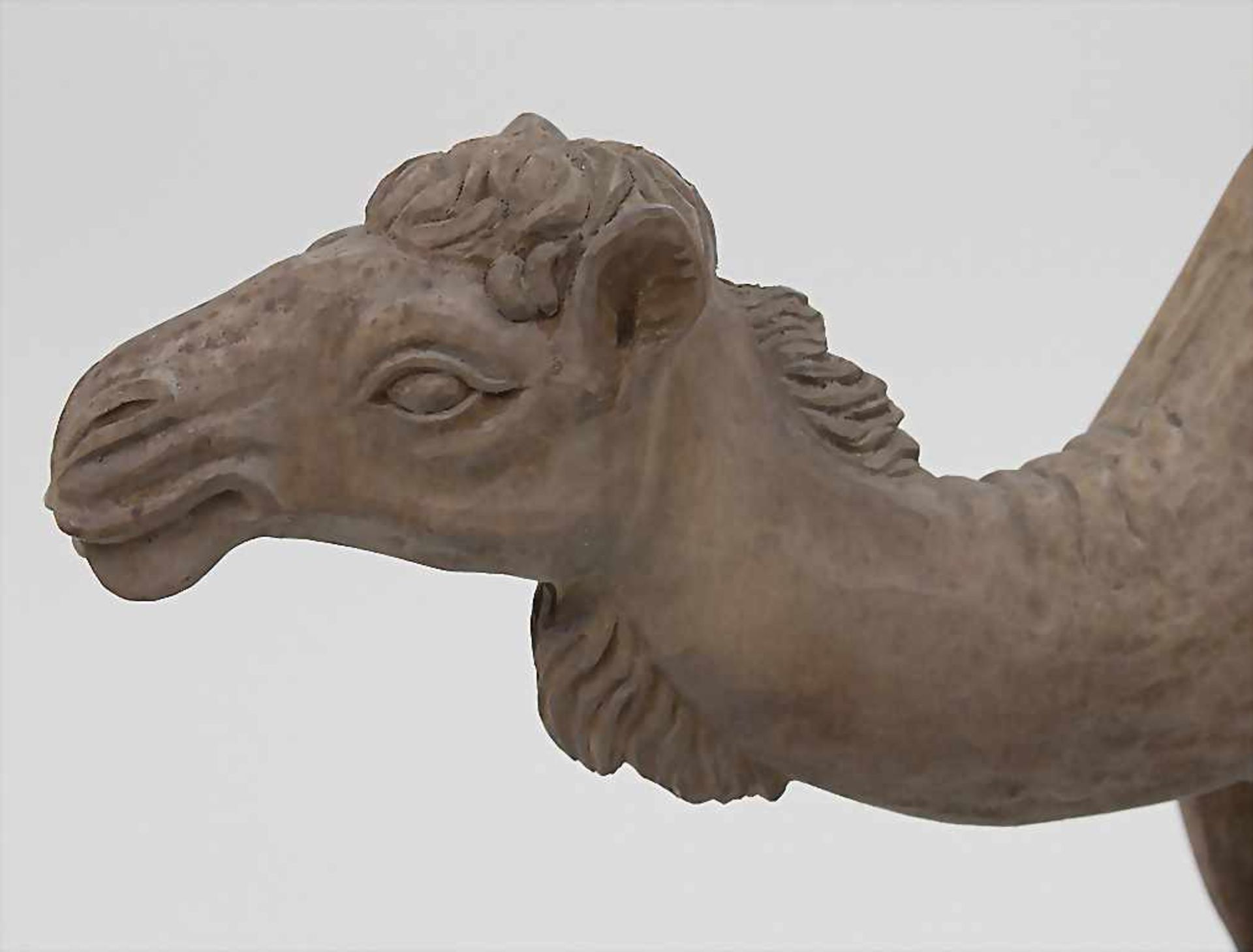 Unbekannter Künstler (20. Jh.), 'Kamel' / 'A camel' Technik: Holz, geschnitzt, Signatur: unsigniert, - Bild 2 aus 2